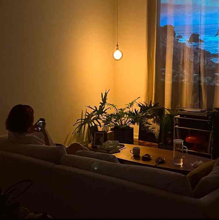 Chilling in the cozy vibes. 
Last few days before moving out :) 
#homedecor #vibes #interior