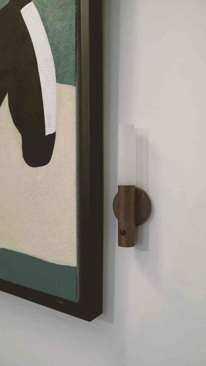 😎🔋✨ Lampu dinding yang dioperasikan dengan baterai = tidak perlu dibor, tidak perlu rusak, langsung dapat ✨suasana hati✨.
Kupas, tempel, klik — sekarang nuansanya sempurna. Ramah bagi penyewa dan 100% disetujui untuk bersantai 🤍😌

#entranceinterior #entrance #greeninterior #OhouseChallenge #Neutral #moderninterior #entrancehall #entrancedesign #entrancewall 
#cozyhallway #cozy #moodlight #Apartmentfrontdoor #hallwayinterior #smallhallway #smallhouse 
#PeelAndStickMagic #NoDrillLights #BatteryWallSconce #MoodMaker #CozyVibesOnly #SmallSpaceGlowUp #NoToolsNeeded