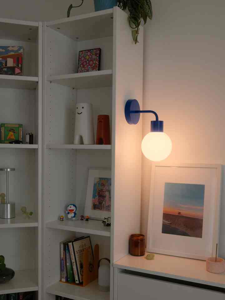Renter friendly light is definitely Poplight! No wires, just a very strong 3M tape! You can put it anywhere, hassel free! Best purchase ever! ;) #homedecor #renterfriendly 