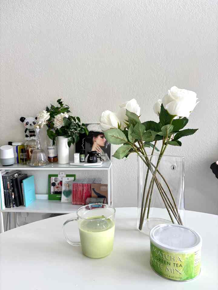 Tried making a matcha latte since it’s trending! Turned out lighter than I expected.

#matcha #matchalatte #homecafe #ikea #tradersjoe