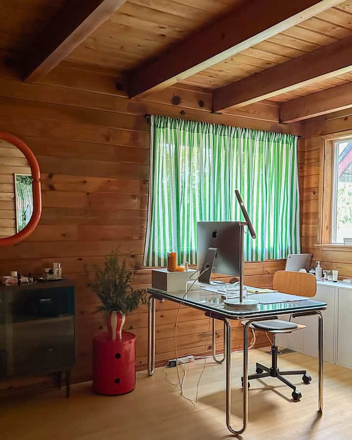 Home office 💘 

#colorfulhome #70shome #cabinhouse