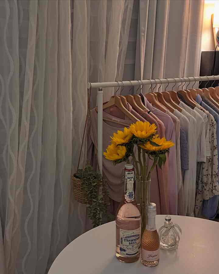 My favorite time of the day: cozy night reading time 📚❤️ #ashhouse #studio #roomdecor #cozyroom