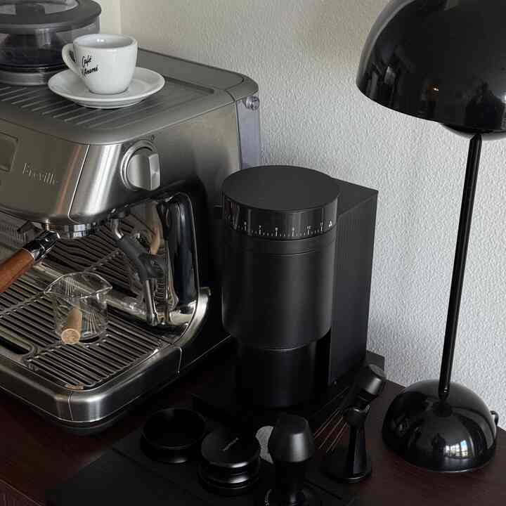 Coffee time
#Breville #Espressomachine #cafekitsume #homecafe #coffeemachine #coffeestation
