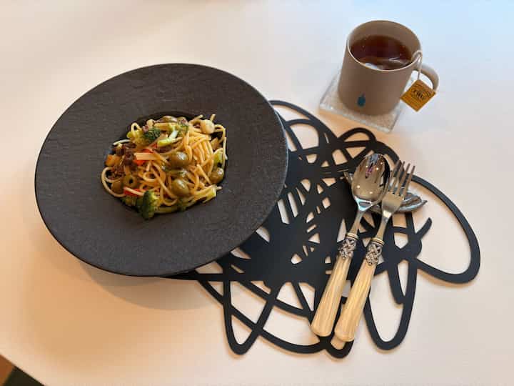 Brunch only for me♥️ 

#brunch #brunchplate #pastaplate #pasta #pastabowl #metime #VilleroyandBoch #bluebottle #blacktea #TWG 