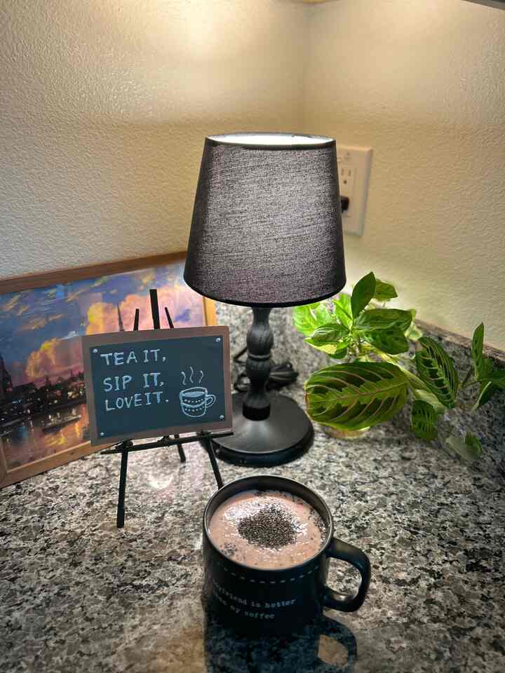 My Little #SmoothieStation 🧋
Every morning after a run, I make myself a yogurt and fruit smoothie.
There’s nothing more refreshing than a smoothie after a good sweat—it tastes like pure joy.💓
I’ve created a little smoothie corner in my kitchen, and it’s quickly become my favorite part of the morning.🥰
#kitcheninterior #blackinterior #coffeestation #morning 