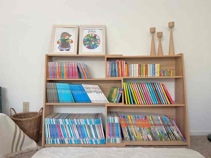 What I love most about this bookshelf is that I can shape it any way I like!

#bookshelfinterior
#woodenkitchen