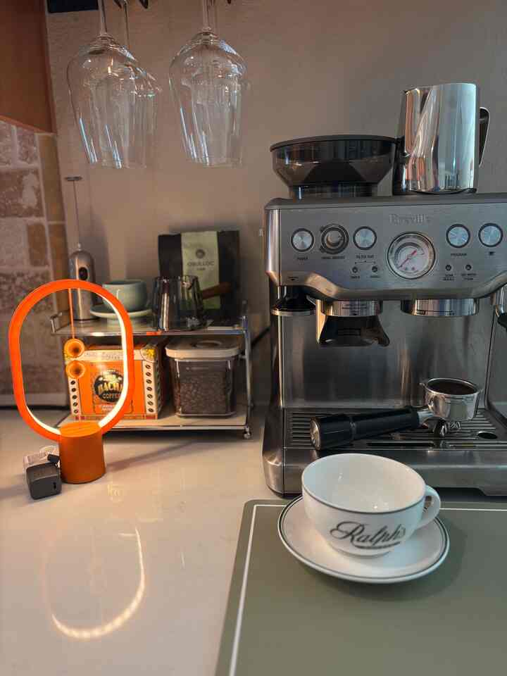 Stasiun Kafein☕️

#Homecafegram #homecafe #coffee #coffeemachine #coffee #coffeetime 
#momalighting #MOMA