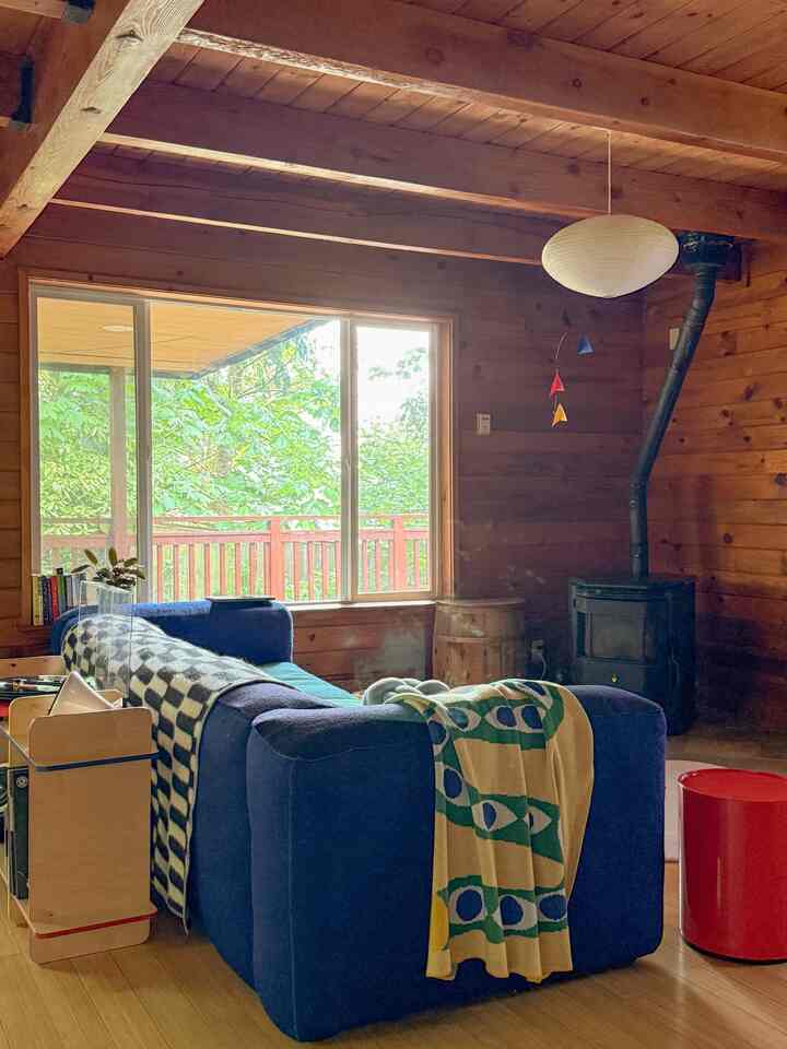 Just waiting for the rain to stop in Seattle

#colorofhouse #colorinterior #cabinhome #70s