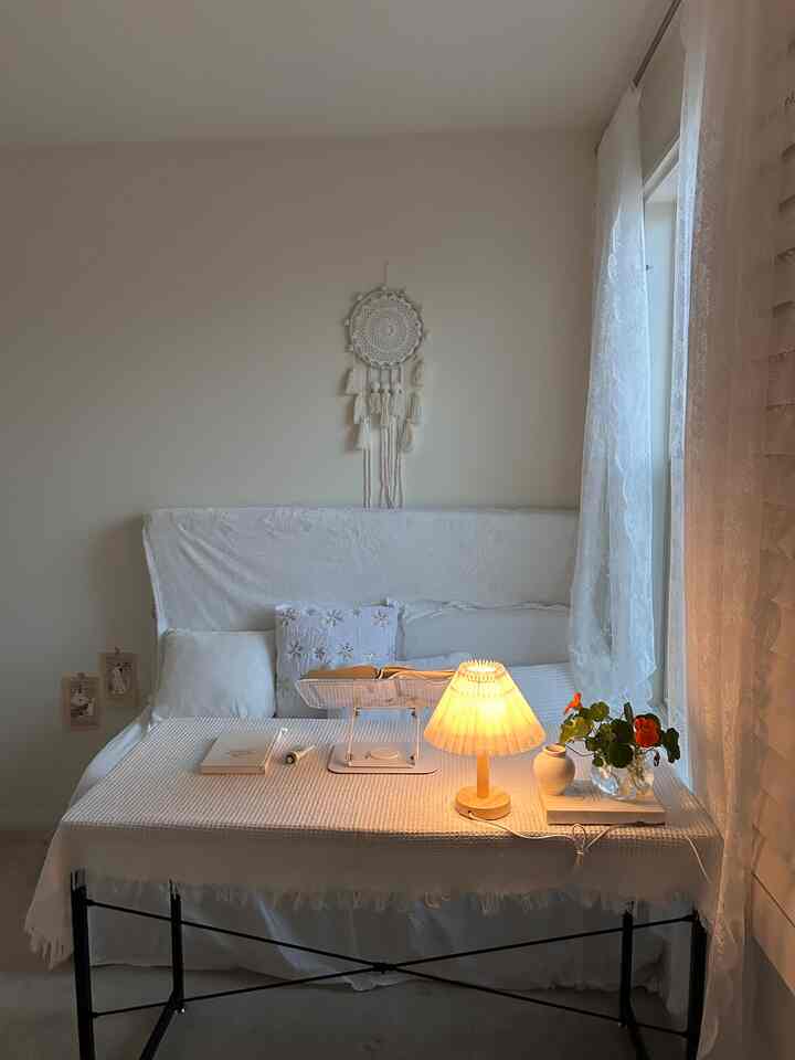 My quiet and cozy Friday evening.💛
With a cool breeze drifting in through the window,
I play my favorite playlist,
curl up with a book I borrowed from the library,
and spend some time writing  I left behind.
There’s something so peaceful about this moment — just me, the music, and the quiet comfort of being alone.✨
#bedroom #readingnook #readingspace #homebody #introvert #happiness
