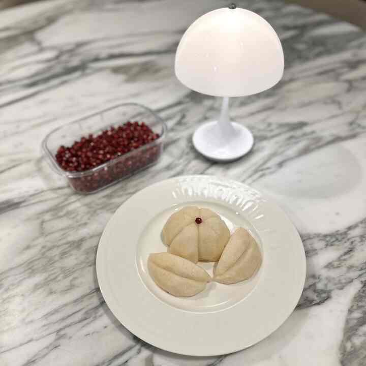 Sweet treats deserve a beautiful stage! 🍰🍨 #DessertGoals #PlatingPerfection 
#kitchen #diningroom #diningtable #planterrier #plant #plantinterior #lamp #lighting #lightinginterior #mood #diningchair  #diningspace #decoratingtips  #decoratemyroom #decoration #diningtableinterior  #midcentury #midcenturymodern