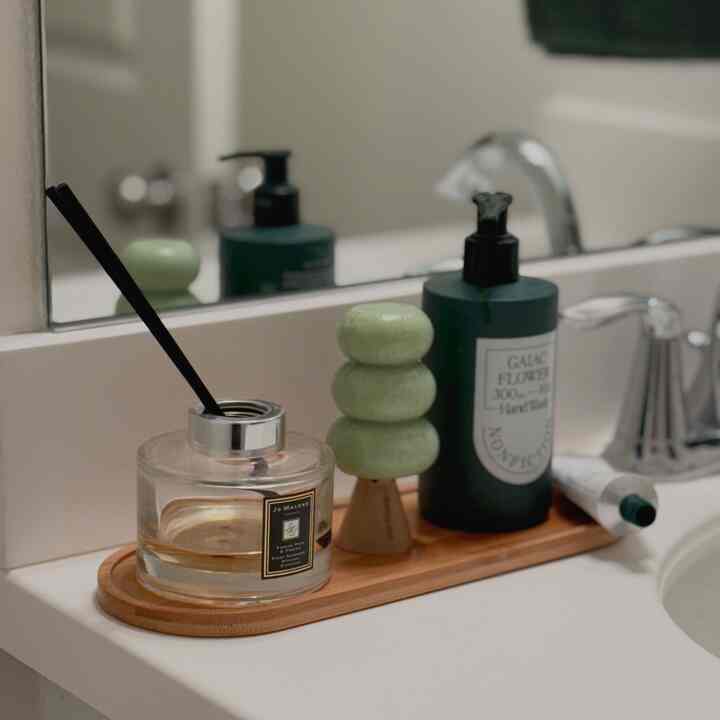 I want my bathroom covered with greens 🌿🍃 #bathroom #handwash #bathroominterior #bathroomdecoration #bathroommat 
