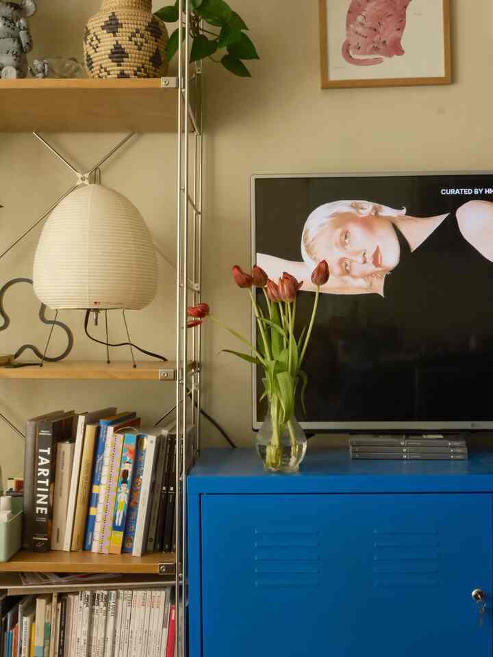 just chilling before the week starts 😌

#sundayvibe #mujishelf #muji #akari #noguchi