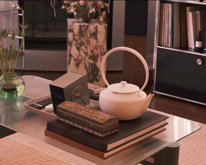 Unbox my new tea kettle with me!

Balmuda’s products are know for their beautiful design not only for visual experience but also the auditory and textile experience. Every time I use the toaster oven I love the little ticking sound it makes. Curious about what this kettle would be like in use? Stay tuned for part 2 🤭🫖

#balmuda #moonkettle #unboxing #teatime