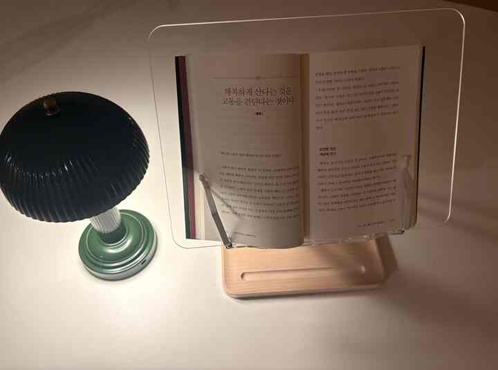 Winding down the day with soft lights, stillness, and a good book.📖

#EveningVibes  
#WindingDown  
#CozyCorner  
#NightRoutine  
#PeacefulEvening  
#HomeAesthetic  
#EndOfTheDay  
#CalmMoments  
#SoftLighting  
#QuietNights