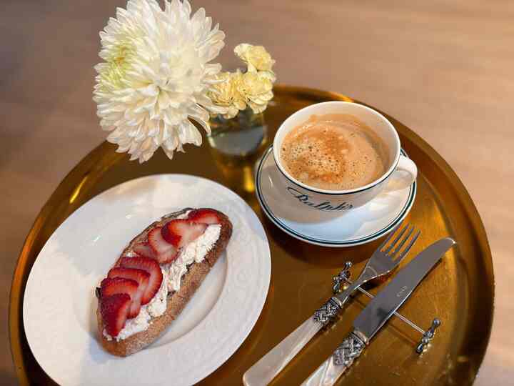 A very happy morning with sourdough topped with plenty of fresh cream and strawberries, enjoyed with a cup of coffee.🍓☕️

#breakfast #coffee #coffeetime #goodmorning #MorningBliss #SourdoughToast #FreshCream #StrawberryToast #CoffeeTime #BreakfastGoals #CozyMorning #CafeVibes #FoodieMoment #RalphsCoffee 