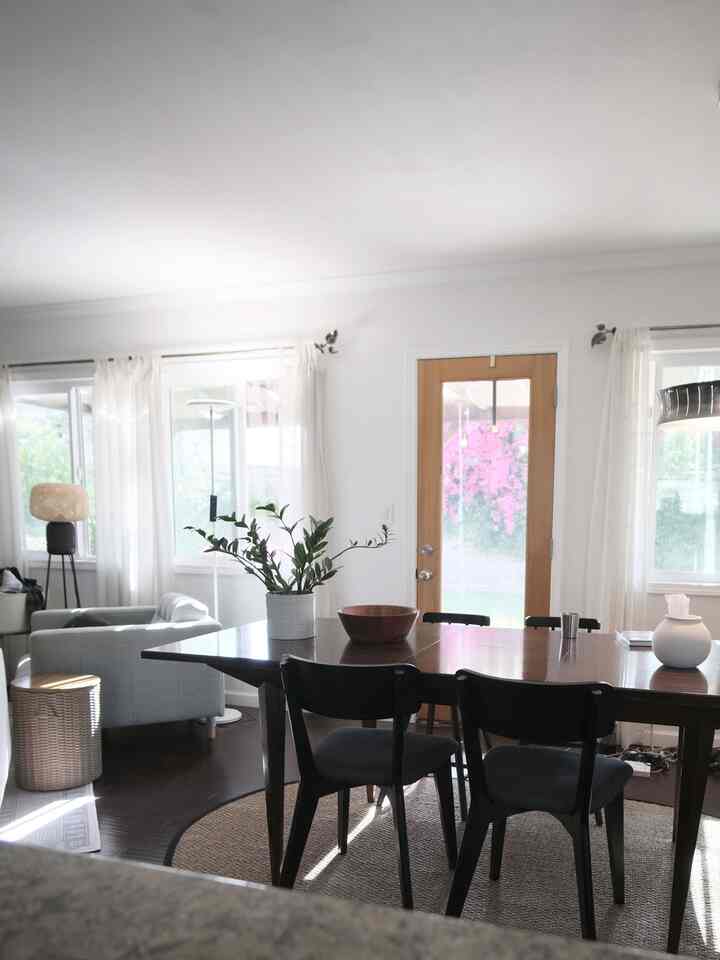 Cleared and reset the dining space last Sunday — fresh air, soft light, and a calm mind. Making room for slow mornings, cozy meals, and little moments of peace.

#diningtable #diningtableinterior #diningchair #diningroominterior #diningspace #midcentury  #Europeanstyle #table #desk #nordicstyle #Nordicinterior 