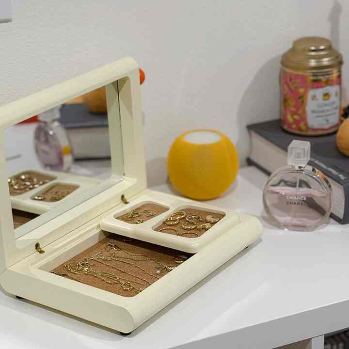 Little yellow box, big sparkle 💛💛 #Jewerlybox #yellowinterior #jewerlyorganizer