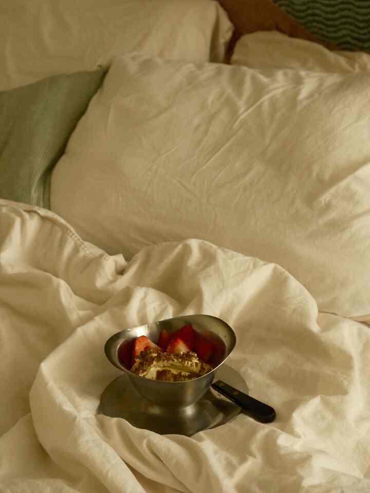 little treat for myself 🍓

#desert #tiramisu #diningtable #diningtableinterior 