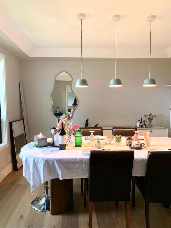 Always a pleasure to welcome friends

#diningtable #diningtableinterior #dininroom #tableware #tablesetting 