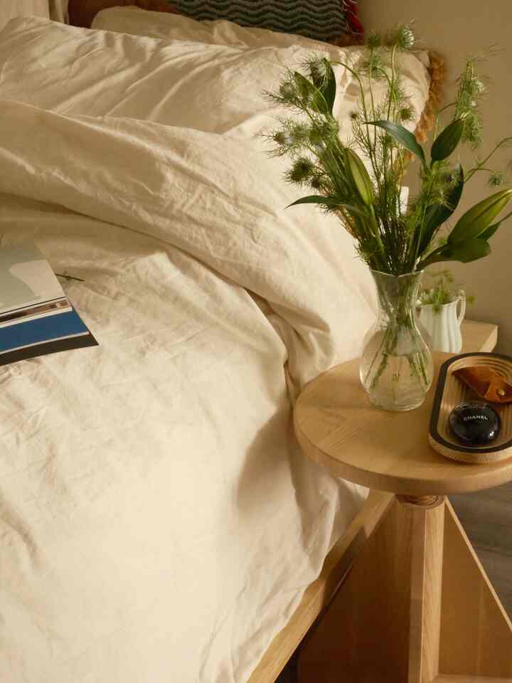 cozy sunday filled with green

#greeninterior #cozybedroom #CozyInterior 