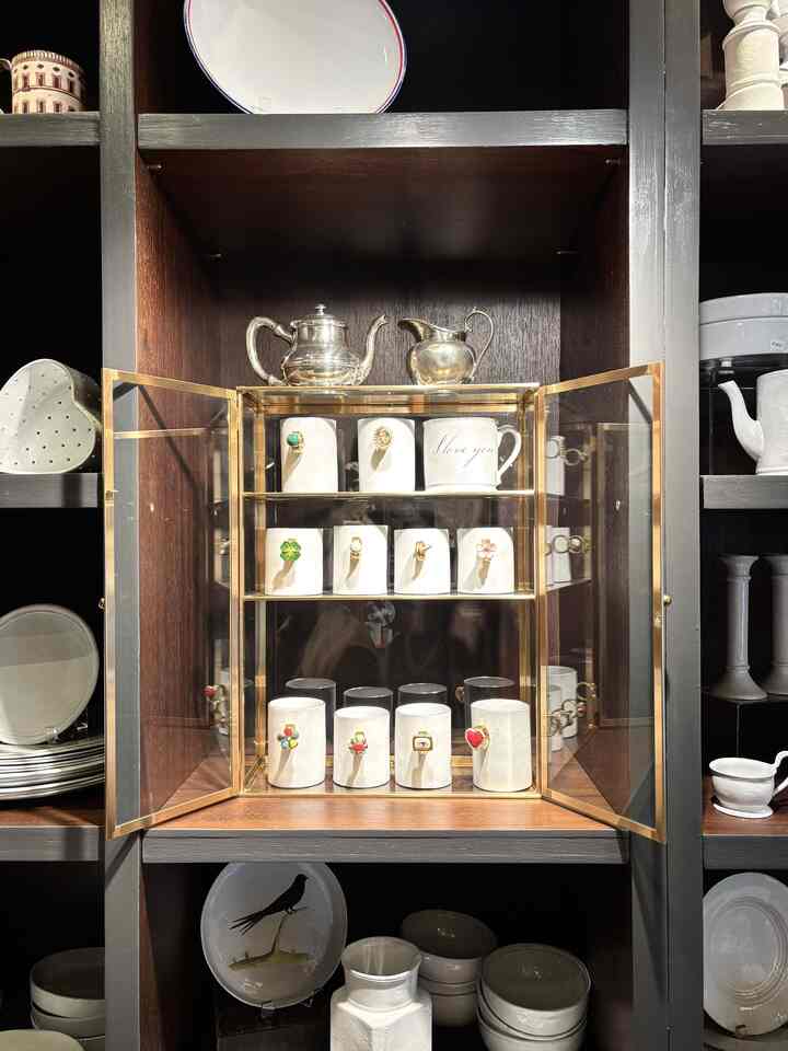 A place full of things I want to have 🤍
I wanna go Paris.

#astierdevillatte #cup #mug #plate #paris #tableware