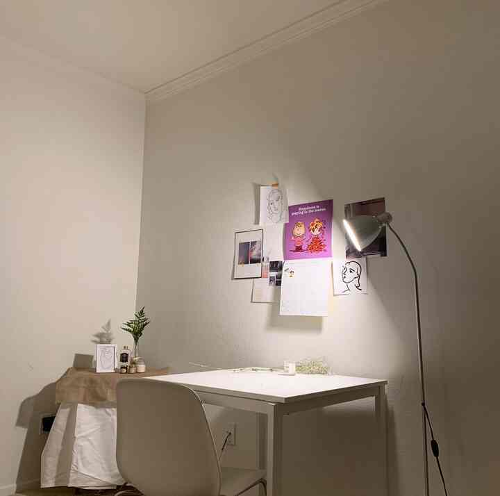 My college life when I used to live in the living room sharing with 4 other girls 😆 #ashhouse #roomdecor #cozyinterior #lighting #whiteinterior