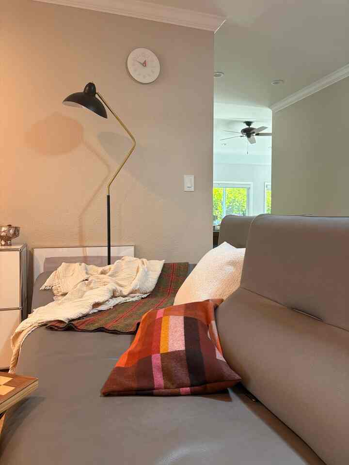 My house, My cozy coner.✨

#HealingSpot #CozyCorner  #RelaxAndUnwind #ReadingTime #PeacefulMoments #itsmyhouseandilivehere #interiordesign 