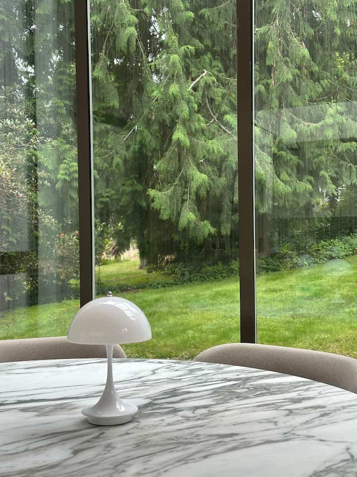 My favorite corner 🤍

#elevate #home #dining #diningtable #diningroom #diningchair #diningroominterior #diningtableinterior #diningspace #diningtablelighting #diningtablerecommendation #lamp #interiorobject #interiorchair 