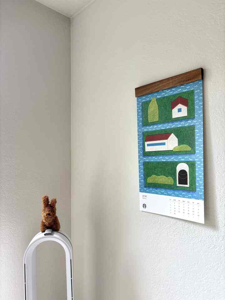 What a cute one!
Ready for Summer season 🤍


#dyson #fan #livingroom #summerinterior 