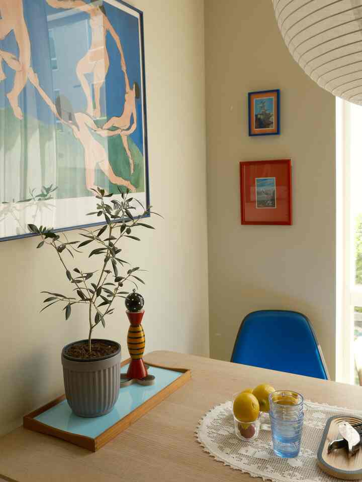 my aalto collection on table
aalto pot stand, aalto vase and aalto glasses!

#aalto #alvaraalto #artek #tablesetting #diningtable #diningtableinterior