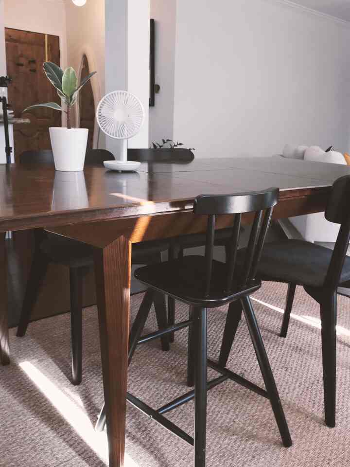 I’m obsessed with rugs—especially when they’re both pretty and practical. Who says kitchen rugs can’t do both? This one adds the perfect pop of charm while keeping the space comfy.
#myfavoritecollection #furniturechallenge #designobsession #interioraddict #styledspaces #kitchen #diningtable #diningroom #diningchair #diningroominterior #chairs #ikea #ikeachairs #rugs
