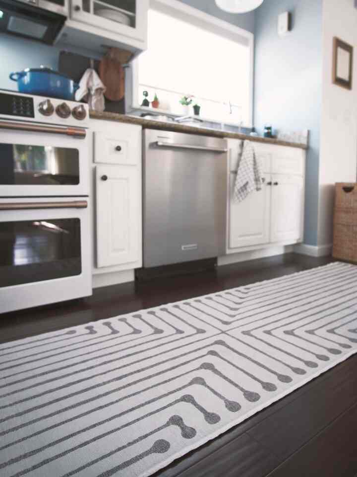 Who says kitchen rugs can’t be pretty and practical? I’m obsessed with how this one adds a pop of charm while keeping things comfy. In the kitchen, a washable rug is definitely a must!
#myfavoritecollection #furniturechallenge #designobsession #interioraddict #styledspaces #ruggable #washablerug #ruglover #ruginterior #rugkitchen 