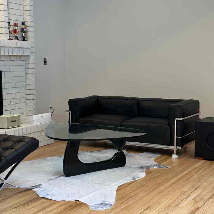 Finally my favorite collection Noguchi table has arrived 🥹🖤 still some on its way but so glad to have this black interior!
 #livingroom #interiorobject #lamp #interior #loungechair #BarcelonaChair #HermanMiller #Noguchi #coffeetable #livingroomfurniture #DWR #LC3 #designchair #designlamp #livingroomtable #designfurniture #HermanMillerDesign #cassina #interiorfurniture #livingroomsofa #decoratingtips #interiorgram #designer #livingroominterior #chairrecommendation #table #blackinterior #livingroomlighting #moderninterior #modern