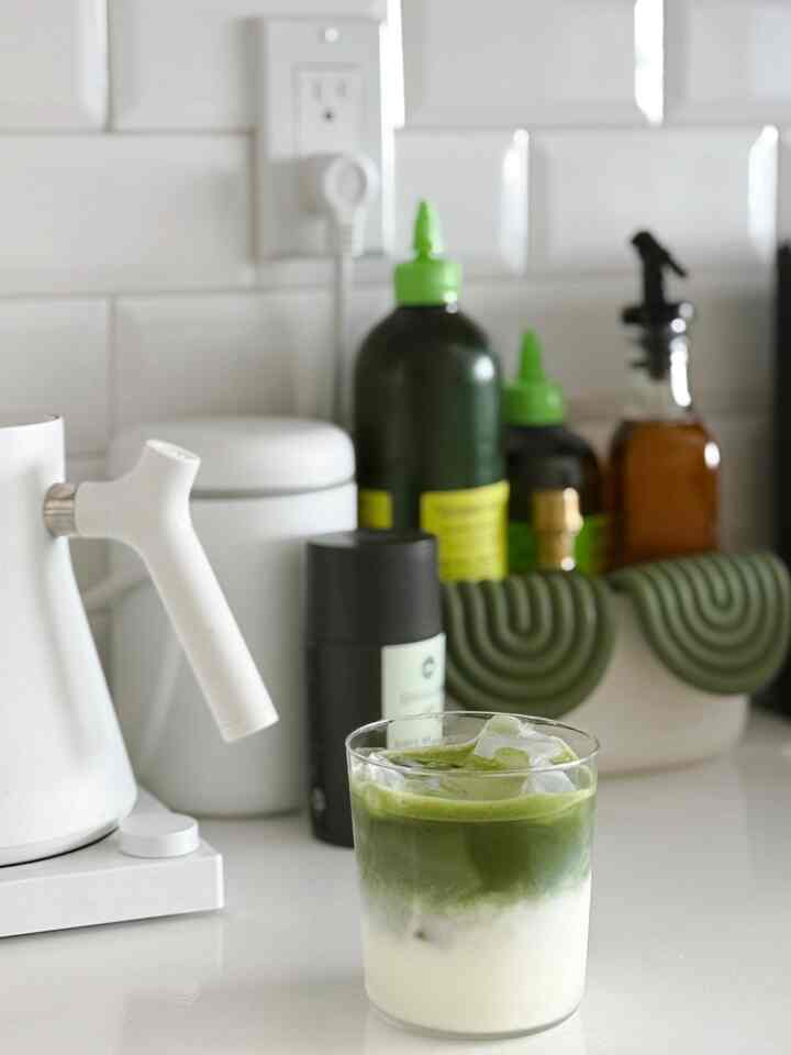 Green lover 🌿🍃 #matcha #glasscup #matchalatte #greentea #kitchen #oliveoil