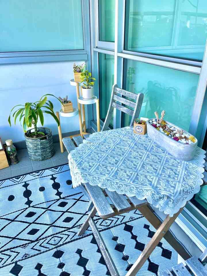 ☀️ 夏気分満点の空間 – バルコニーの朝と夕暮れ時のひととき  #BalconyGoals #BistroSetVibes #SummerAtHome #PlanterLove #SmallSpaceLiving #BalconyRefresh #SummerPatio #StyledSpaces #CozyBalcony #OutdoorNook #GreenVibes #MorningCoffeeSpot #SummerVibes #HomeWithPlants #PeacefulCorner

