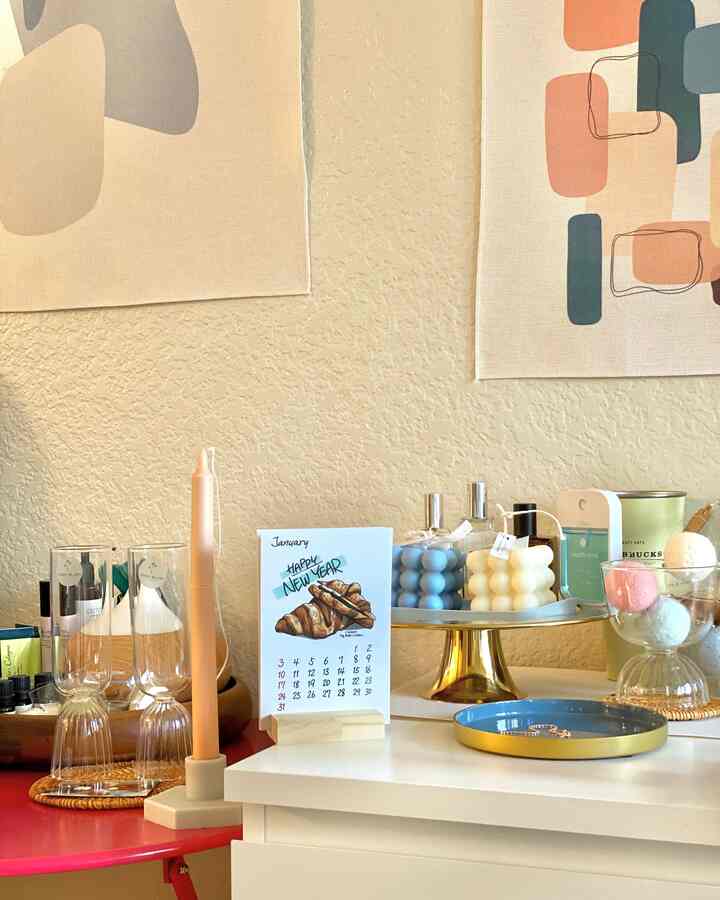 A cozy little corner of my living room — where warm tones and charming decor come together ✨

#LivingRoomDecor #CozyVibes #HomeCafeStyle #InteriorDecor #HomeInspiration #DecorLovers #HomeAesthetics #CozyCorner #HomeStyling #InteriorInspo #HomeSweetHome
#OHouse