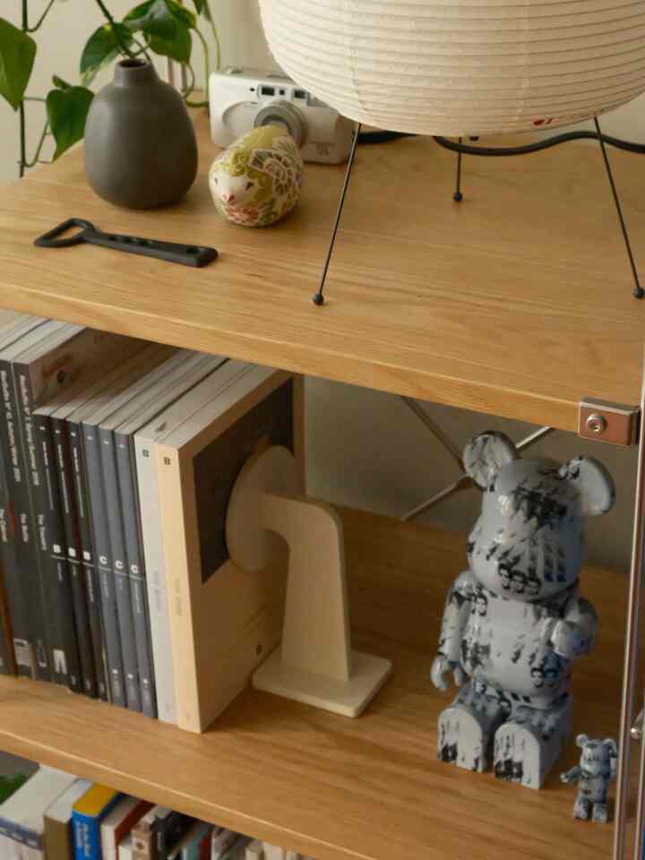 I got a new bookend for my shelf! I love this butter color 🥹🧈🥞


#bookend #shelfinterior #shelf #susshelf #MUJI 