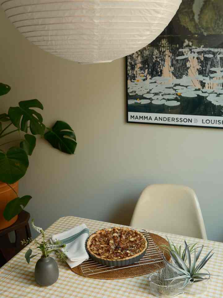 Summer feast mode: ON with this fig frangipane tart 😌🤎

#summerparty #summervibes #summerinterior #tablecloth