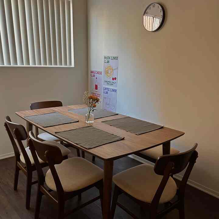 Tagged posts featuring PLUTTIS Wall Clock 1