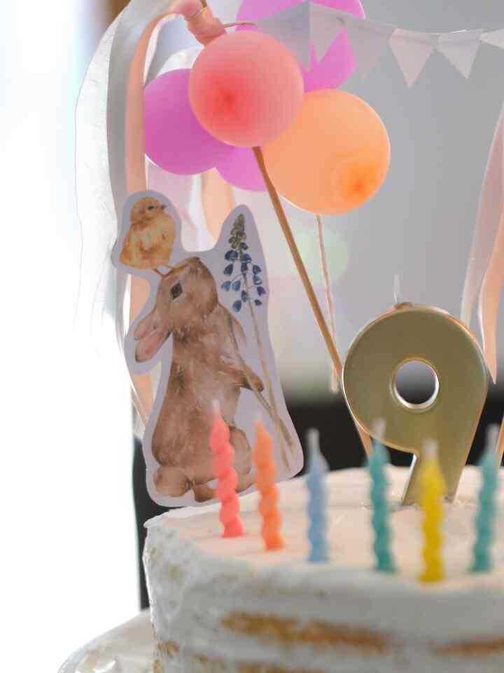 What’s a summer party without cake? 🎂 Birthdays call for something special with a homemade cake topped with fresh whipped cream and a one of a kind DIY cake topper. The colorful candles from Target add the perfect pop of brightness to a hot summer day.

#summerparty #cake #party #diningtable #diningroom #table #midcentury #nordicstyle #nordicstyle #kid #kidsparty #birthday #birthdayparty #target