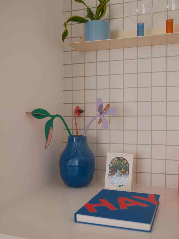 My favorite little corner :) All the colors brings me joy! #homedetails #homedecor