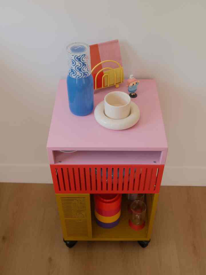 Cant get enough of this cart! I can move it anywhere! 🥰 #barcart #cart #homedecor 