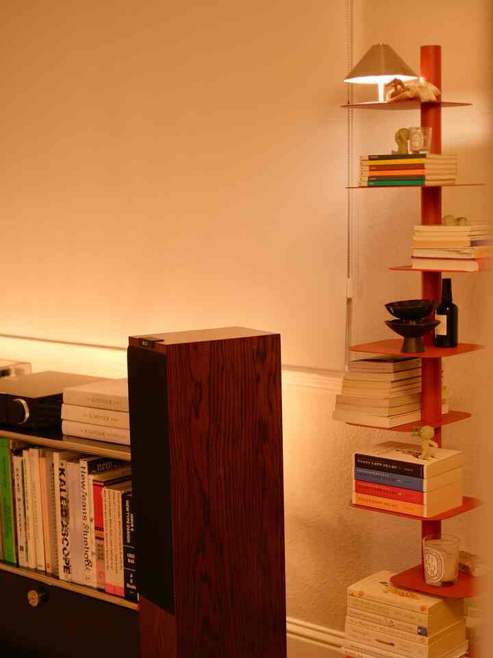 Favorite statement pieces ♥️

#usmhaller #storybookshelf #kefspeakers

#livingroominterior #livingroom