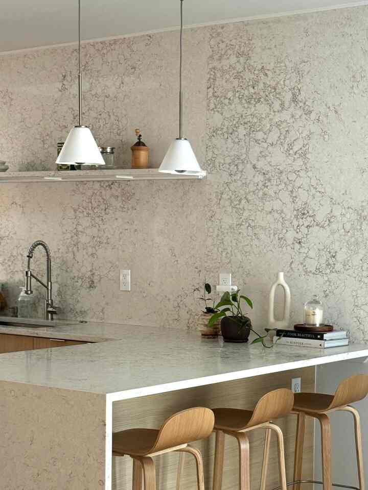 Haven’t been using this counter space as I had hoped to. Hoping to use this space for more conversations and a hangout spot!
#kitcheninterior #kitchen #modernkitchen 