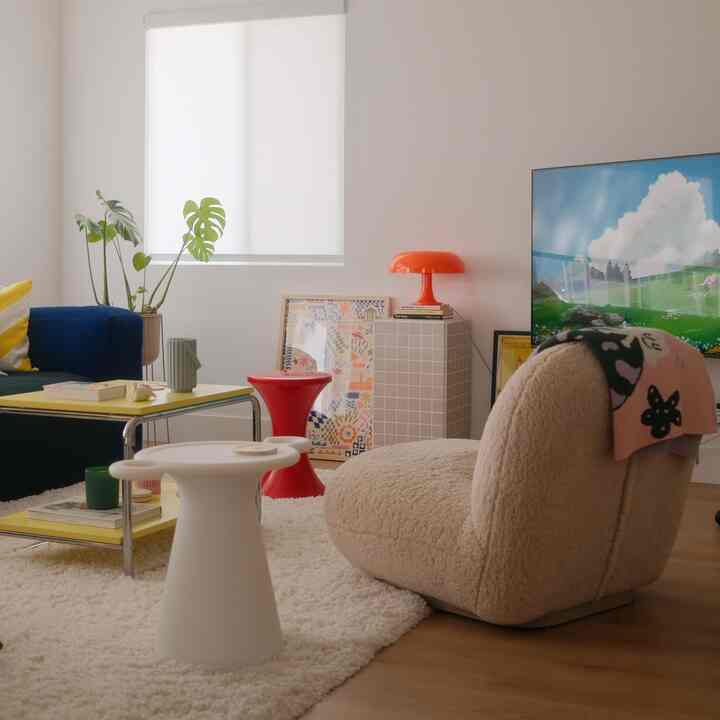 Cozy livingroom, especially with the rug! The rug really gives it a cozier feeling! :) #latesummer #summerrug #summertofall  