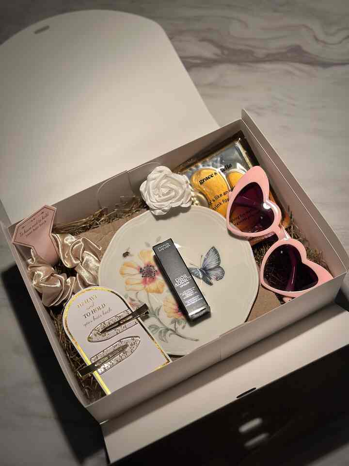 Celebrating love, laughter, and the last days of summer with my girls 💕

#latesummer #fallswitch #summertofall #seasonaldesign #homecafeinterior #livingroom #whiteinterior #lamp #interior #kartell #coffeetable #livingroomfurniture #DWR #designchair #designlamp #livingroomtable #designfurniture #cassina #interiorfurniture #livingroomsofa #decoratingtips #interiorgram #designer #livingroominterior #chairrecommendation #table #blackinterior #livingroomlighting #moderninterior #light 