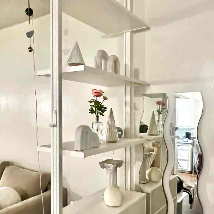 Kept the entryway simple with white tones and small accents 🤍
It’s the little details that make the first impression feel warm and inviting

#entrywaydecor #entrancedecor #entrywaydesign #homestyling #minimalhome #apartmentdecor 