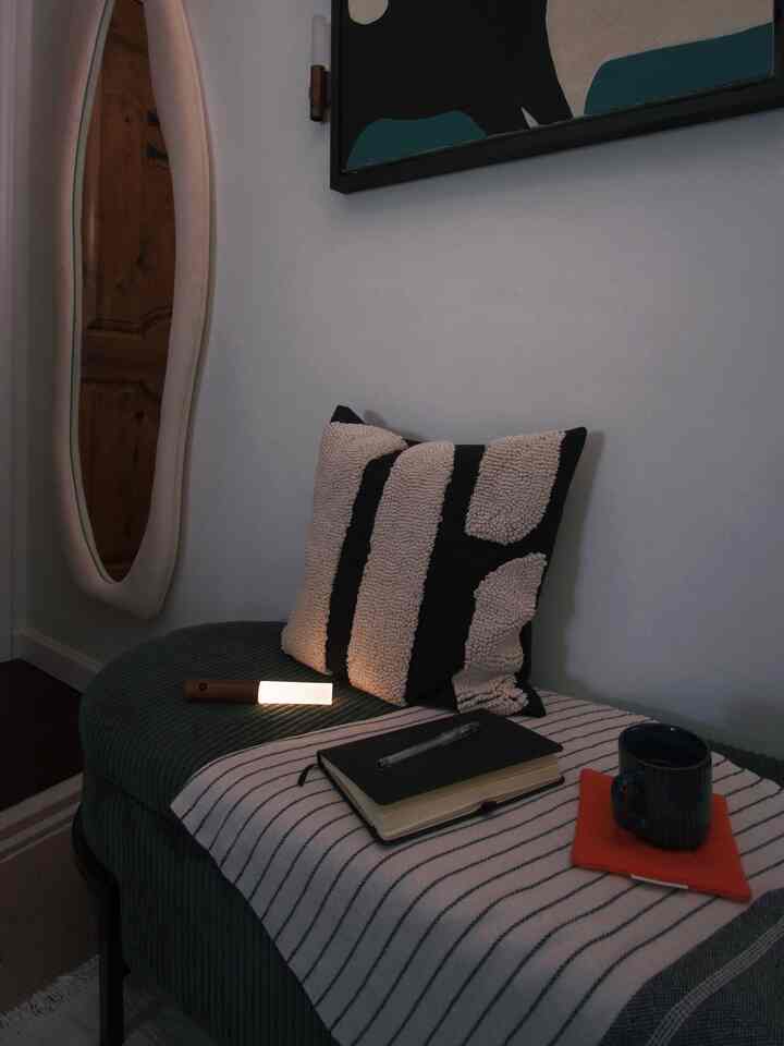 When evening falls, the sensor light softly greets every guest.

#entrywaydecor #entrancedecor #entrywaydesign #sensorlight #lightinginterior #cushion #fall #nightview 