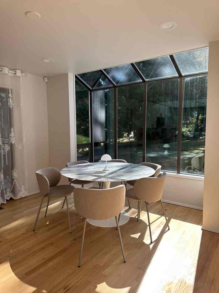 Sometimes less really is more. Loving the minimal vibes—and how this tiny lamp totally sets the mood. 🤍

#homeaccents #homeaccessories #budget #hometips #homedecor #kitchen #whiteinterior #lamp #interior #kartell #coffeetable #kitchenfurniture #DWR #designchair #designlamp #diningtable #designfurniture #cassina #interiorfurniture #kitchentable #decoratingtips #interiorgram #designer #livingroominterior #chairrecommendation #table #dining #kitchenlighting #moderninterior #light 