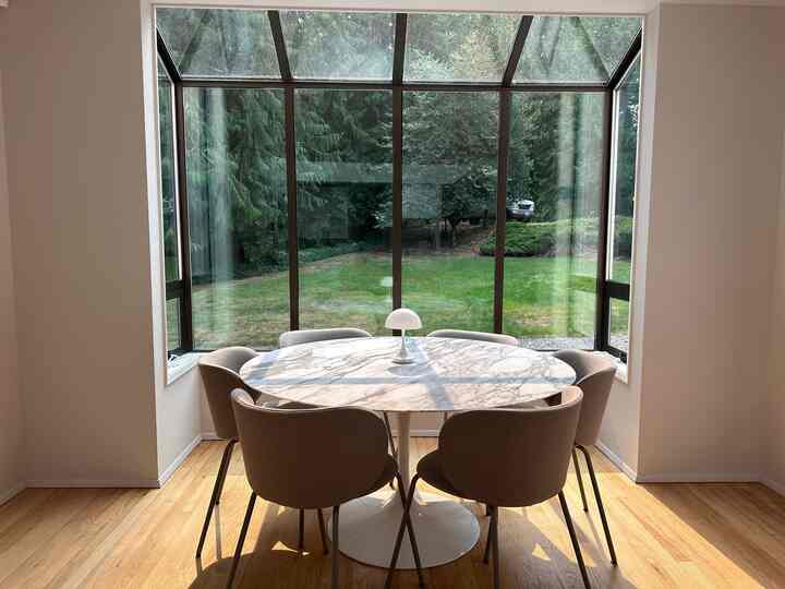Simple, sleek, and budget-smart — IKEA chairs that complete the dining space with ease. 🤎

#homeaccents #homeaccessories #budget #hometips #homedecor #livingroom #whiteinterior #lamp #interior #kartell #coffeetable #livingroomfurniture #DWR #designchair #designlamp #livingroomtable #designfurniture #cassina #interiorfurniture #livingroomsofa #decoratingtips #interiorgram #designer #livingroominterior #chairrecommendation #table #blackinterior #livingroomlighting #moderninterior #light 